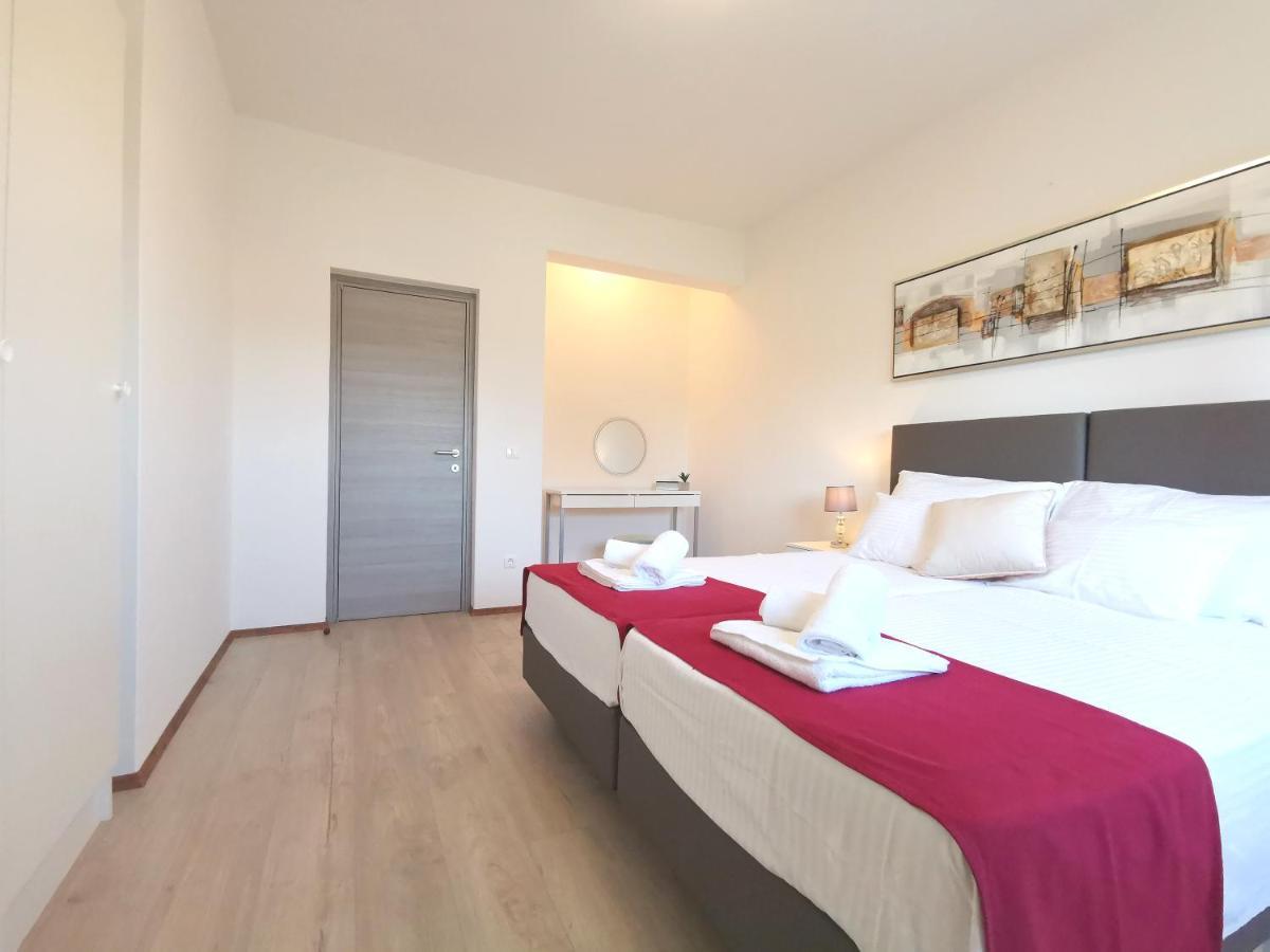 Apartment Pineta With Terrace & Park Wood View Pola Esterno foto